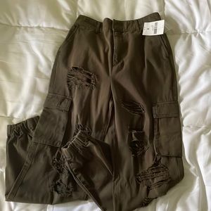 BRAND NEW ARMY GREEN/BROWN FOREVER 21 CARGO PANTS